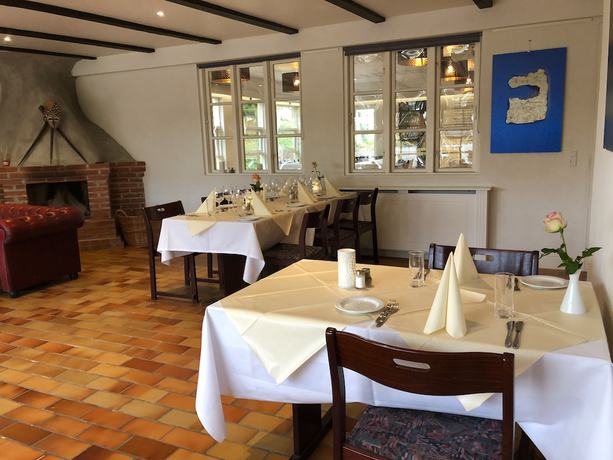 Imagen del bar/restaurante del Hotel Or&oslash; Kro and. Foto 4
