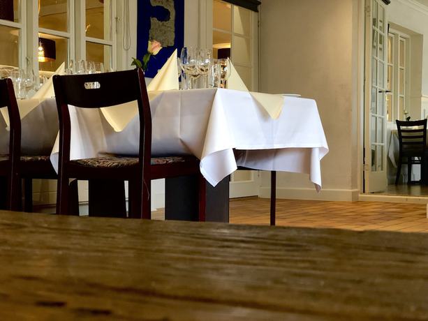 Imagen del bar/restaurante del Hotel Or&oslash; Kro and. Foto 5