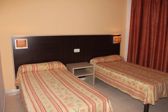 Imagen de la habitación del Hotel Orosol. Foto 7