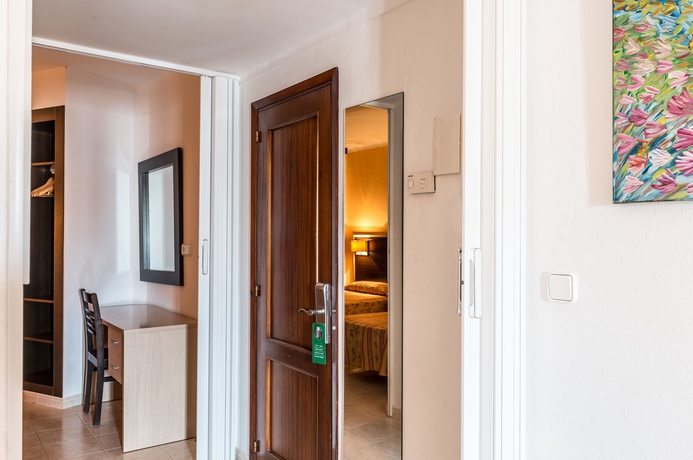 Imagen de la habitación del Hotel Orosol. Foto 8