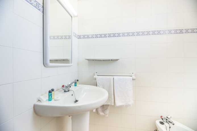 Imagen de la habitación del Hotel Orosol. Foto 11