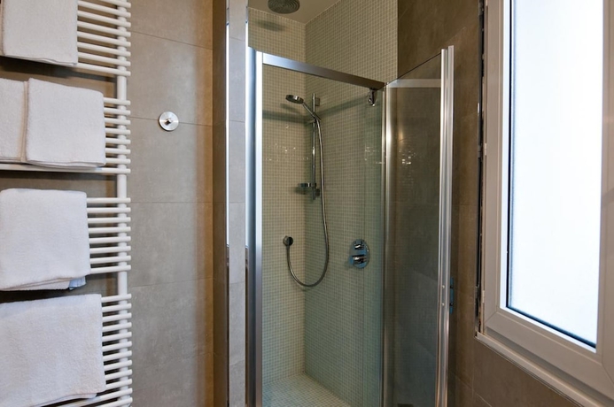 Imagen de la habitación del Hotel Orphée. Foto 17