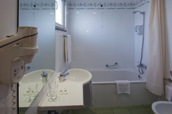 Imagen de la habitación del Hotel Orquidea, Funchal. Foto 7