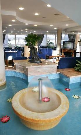 Imagen de los interiores del Hotel Orquidea Playa Aparthotel Y Spa. Foto 12