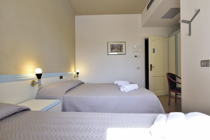 Imagen de la habitación del Hotel Orrì. Foto 5