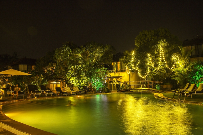 Imagen de la piscina del Hotel Orritel Village Square. Foto 15