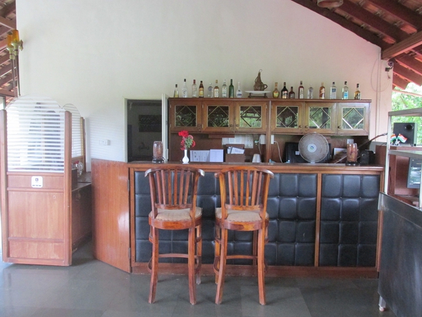 Imagen del bar/restaurante del Hotel Orritel Village Square. Foto 4