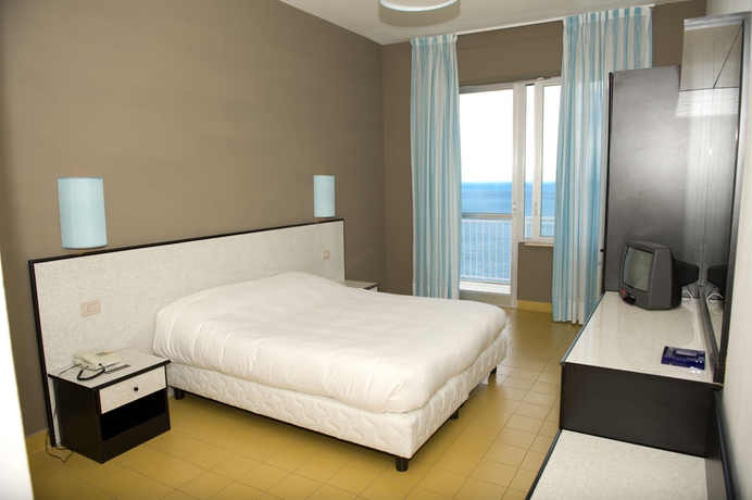 Imagen de la habitación del Hotel Orsa Maggiore, Castro. Foto 6