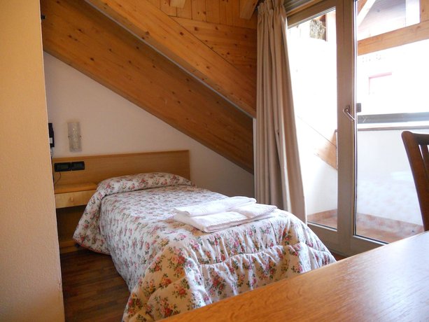 Imagen de la habitación del Hotel Orsa Maggiore, Falcade. Foto 13
