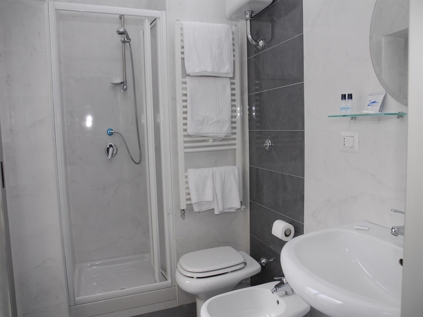 Imagen de la habitación del Hotel Orsa Maggiore, N&aacute;poles. Foto 2