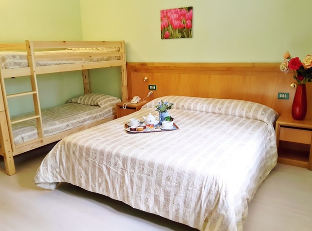 Imagen de la habitación del Hotel Orso Bianco. Foto 10