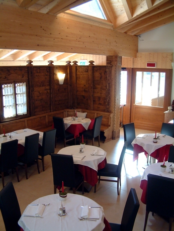 Imagen del bar/restaurante del Hotel Orso Grigio, Pescul. Foto 2