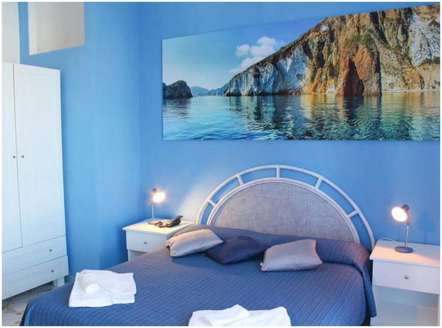 Imagen de la habitación del Hotel Ortensia. Foto 2