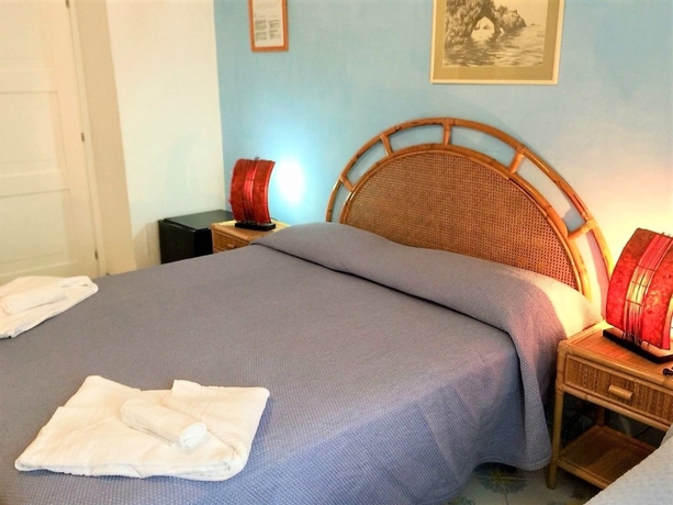 Imagen de la habitación del Hotel Ortensia. Foto 6