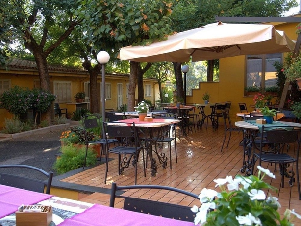 Imagen del bar/restaurante del Hotel Orto Di Roma. Foto 2