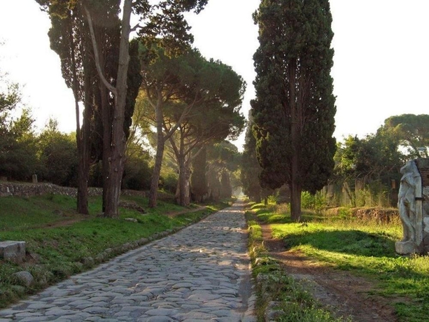 Imagen de los exteriores del Hotel Orto Di Roma. Foto 9