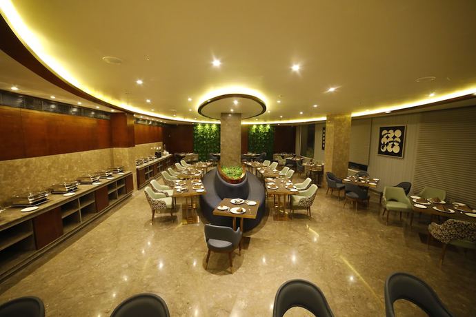 Imagen del bar/restaurante del Hotel Ortus. Foto 2