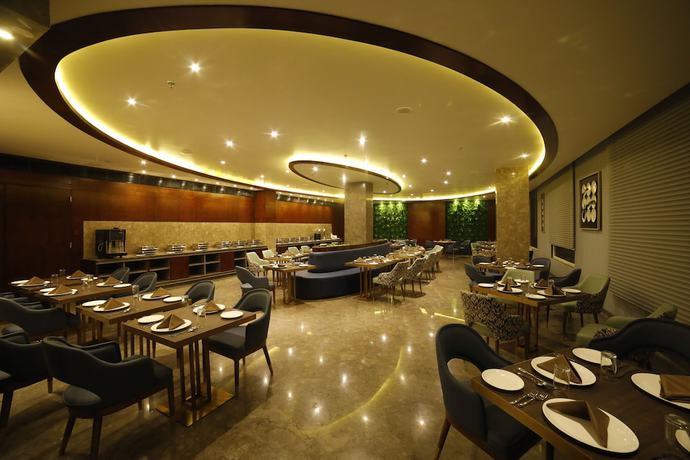 Imagen del bar/restaurante del Hotel Ortus. Foto 3
