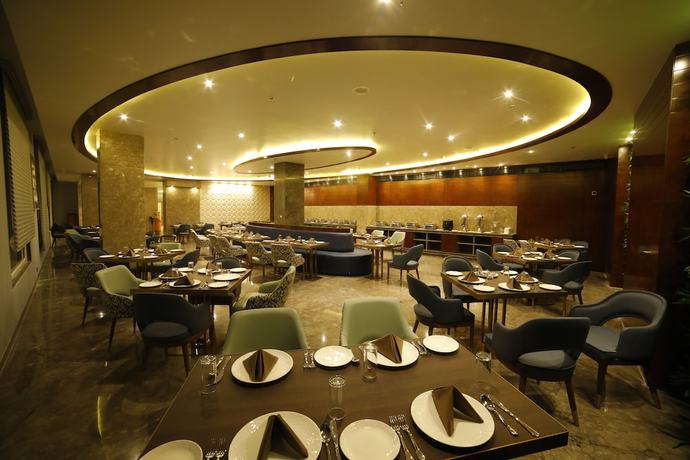 Imagen del bar/restaurante del Hotel Ortus. Foto 4