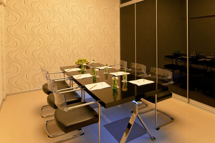 Imagen de los interiores del Hotel Orty Airport. Foto 10