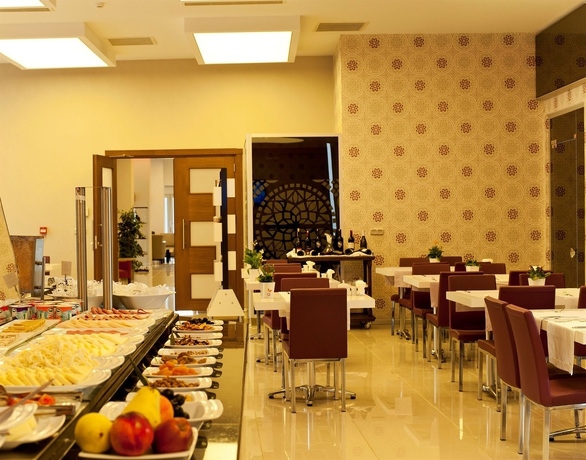 Imagen del bar/restaurante del Hotel Orty Airport. Foto 3