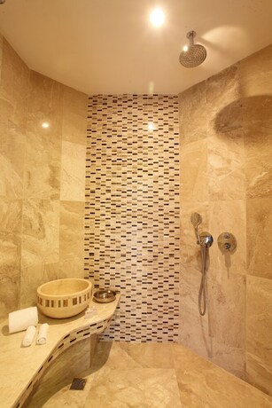 Imagen de la habitación del Hotel Orucoglu Oreko. Foto 16