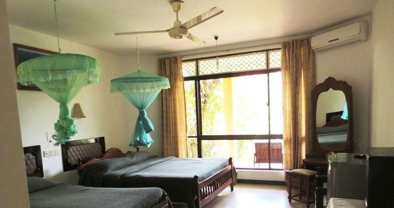 Imagen de la habitación del Hotel Oruthota Chalets. Foto 10