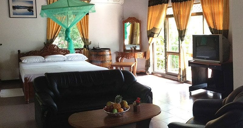 Imagen de la habitación del Hotel Oruthota Chalets. Foto 12