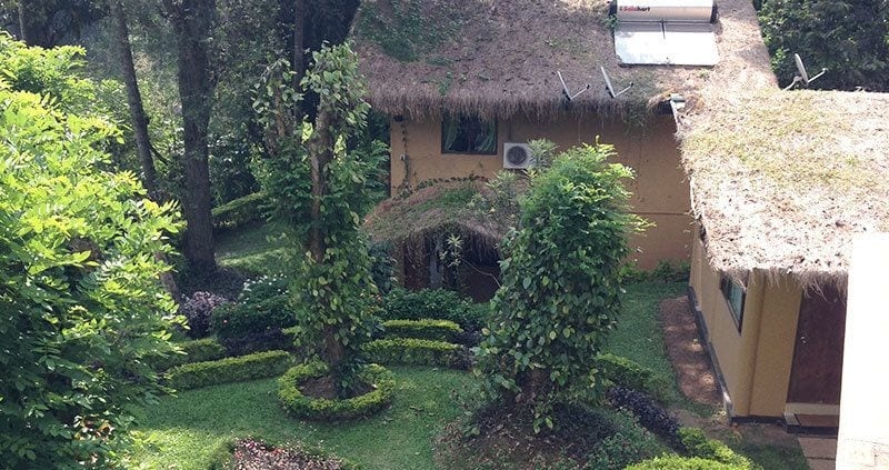 Imagen de los exteriores del Hotel Oruthota Chalets. Foto 15