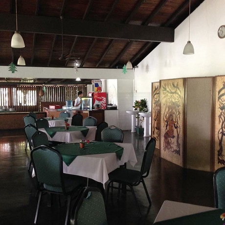 Imagen del bar/restaurante del Hotel Oruthota Chalets. Foto 8