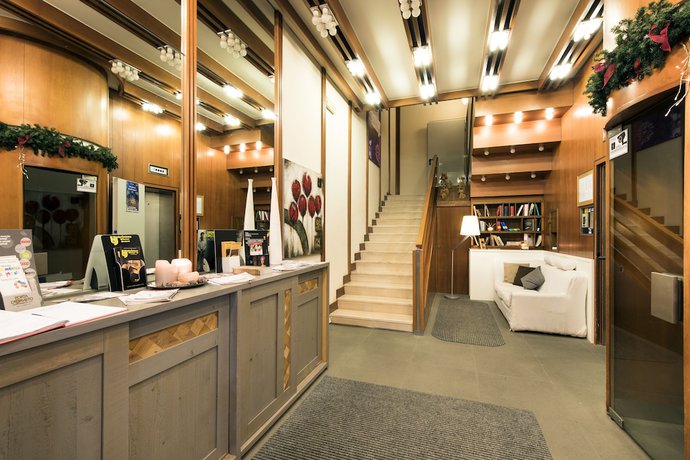 Imagen de los interiores del Hotel Orvieto. Foto 15