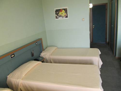 Imagen de la habitación del Hotel Orzihotel. Foto 10