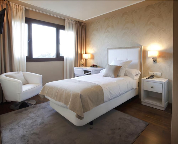 Imagen de la habitación del Hotel Os Olivos. Foto 11