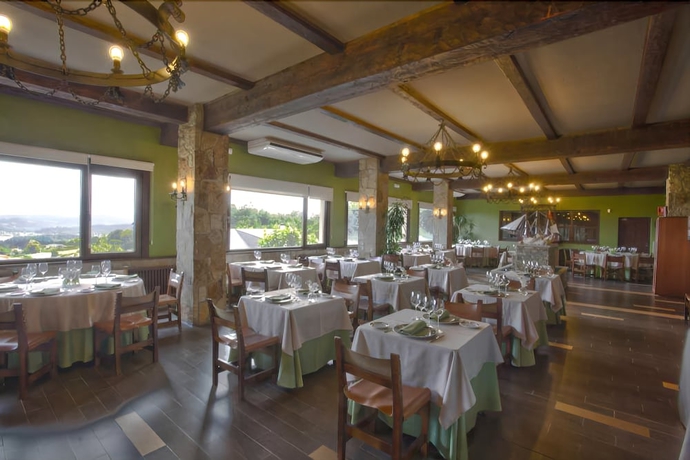 Imagen del bar/restaurante del Hotel Os Olivos. Foto 5