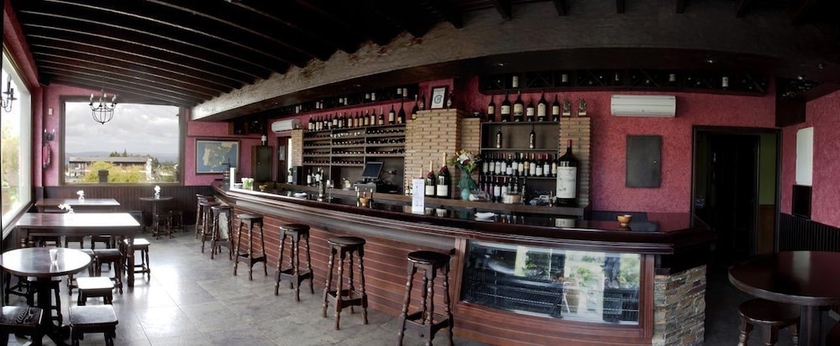 Imagen del bar/restaurante del Hotel Os Olivos. Foto 6