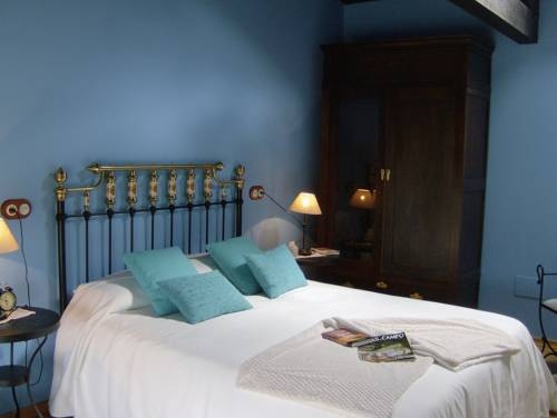 Imagen de los interiores del Hotel Os Tres Teixos. Foto 10