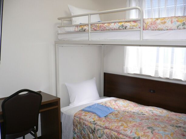 Imagen de la habitación del Hotel Osaka Academia. Foto 19