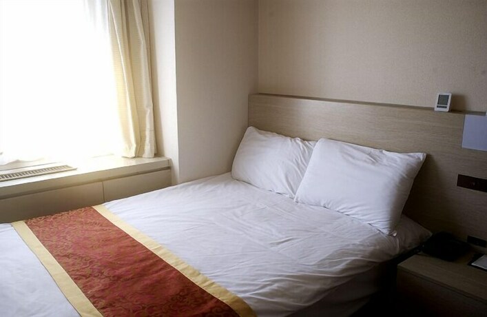 Imagen de la habitación del Hotel Osaka Bay Plaza. Foto 27