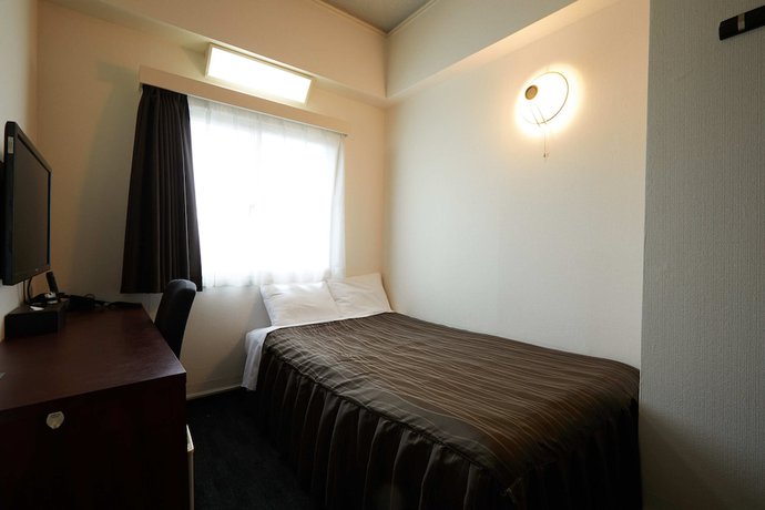 Imagen de la habitación del Hotel Osaka Corona. Foto 8