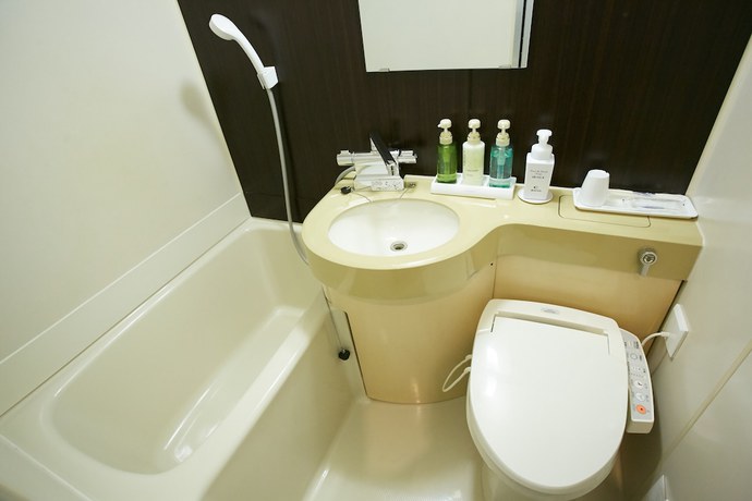 Imagen de la habitación del Hotel Osaka Corona. Foto 13