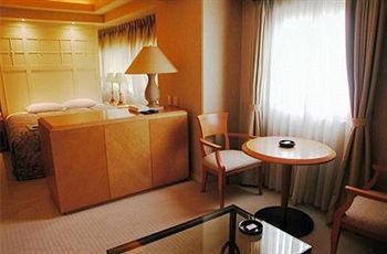 Imagen de la habitación del Hotel Osaka Garden Palace. Foto 14
