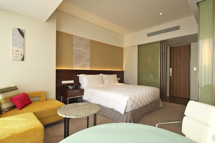 Imagen de la habitación del Hotel Osaka Marriott Miyako. Foto 4