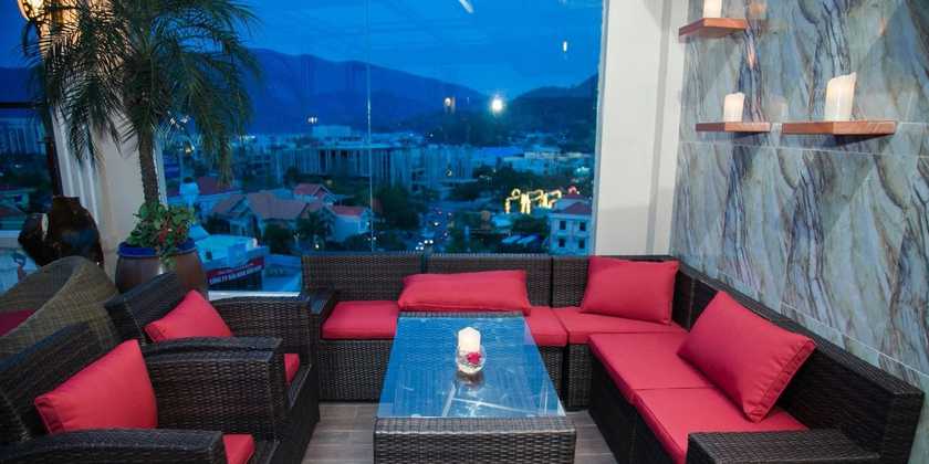Imagen del bar/restaurante del Hotel Osaka Quy Nhon. Foto 3
