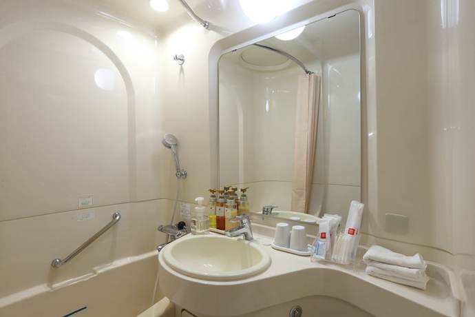 Imagen de la habitación del Hotel Osaka Tokyu Rei. Foto 5