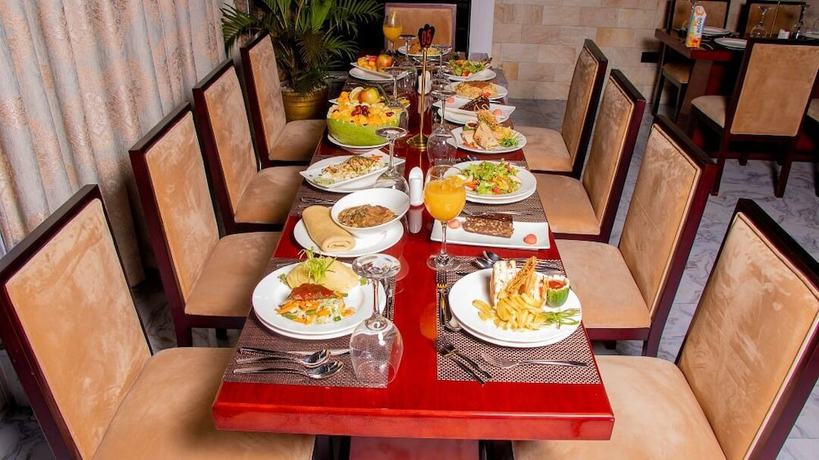 Imagen del bar/restaurante del Hotel Osborn La Palm Royal Resort Phc. Foto 4