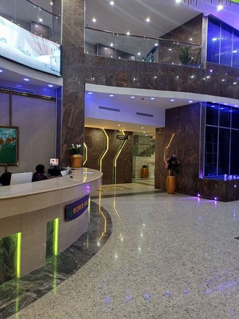 Imagen de los interiores del Hotel Osborn La-palm Royal Resort. Foto 12