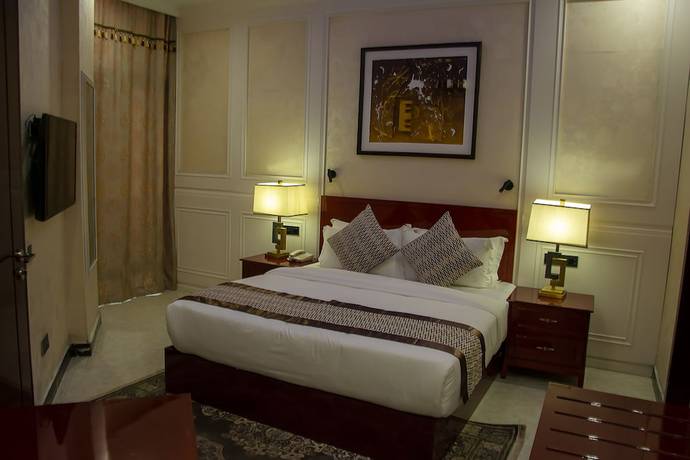 Imagen de la habitación del Hotel Osborn La-palm Royal Resort. Foto 10