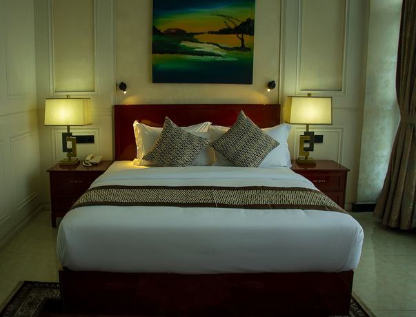 Imagen de la habitación del Hotel Osborn La-palm Royal Resort. Foto 11