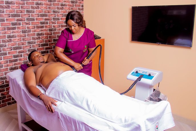 Imagen de la piscina del Hotel Osborn La-palm Royal Resort. Foto 19