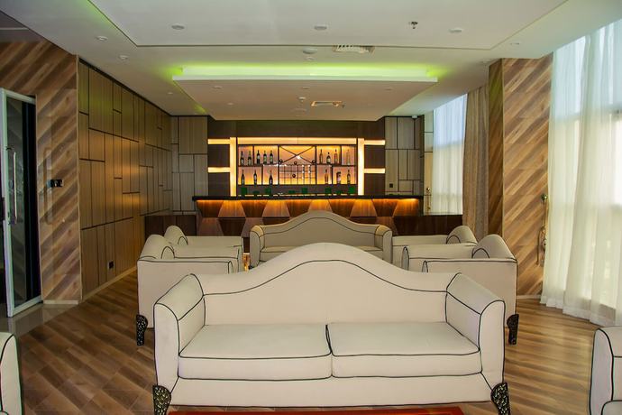 Imagen del bar/restaurante del Hotel Osborn La-palm Royal Resort. Foto 7